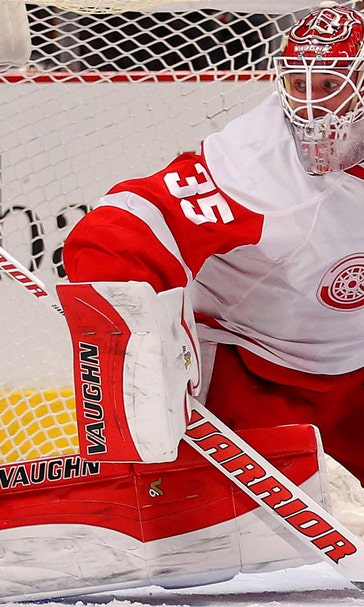 Howard in net as Red Wings try to stay perfect on road trip